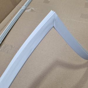 Ущільнювальна резина 57 см * 88.5 см для холодильника Beko RCSA350 (4633084000)